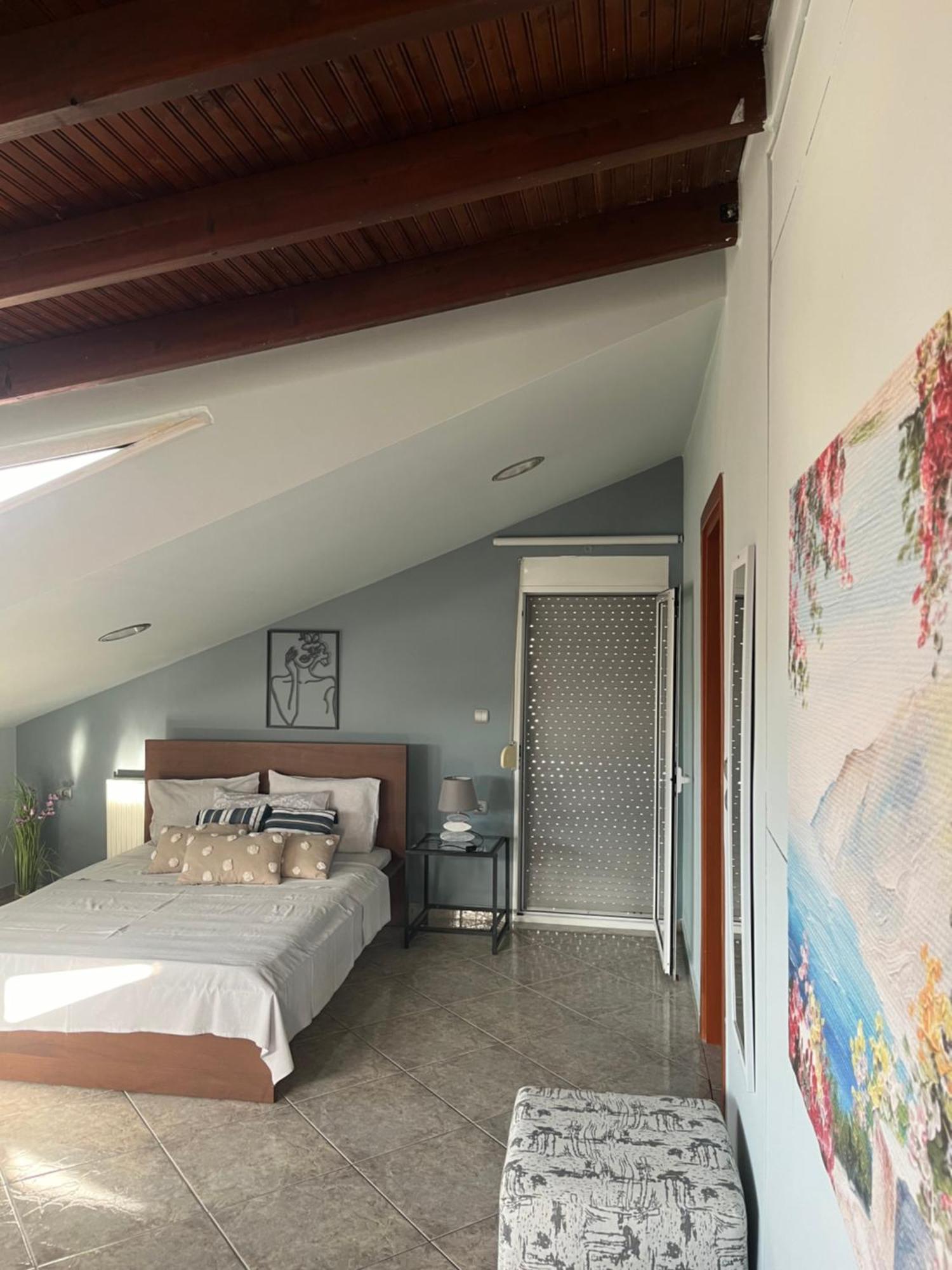 Attic Family Apartment Παραλία Διονυσίου Εξωτερικό φωτογραφία